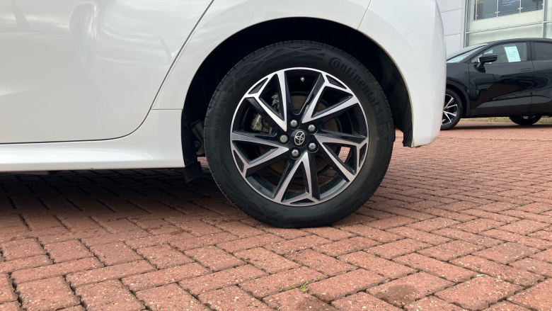 Toyota Yaris 1.5 Hybrid Design 5dr CVT Hybrid Hatchback